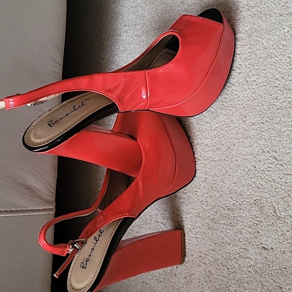 Shoes - Picture 2 of 4